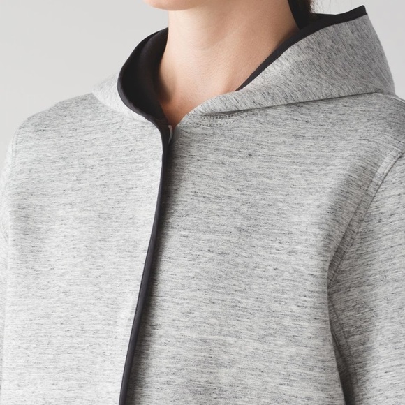 Lululemon City Bound Wrap!! Barely Worn! - Picture 9 of 10